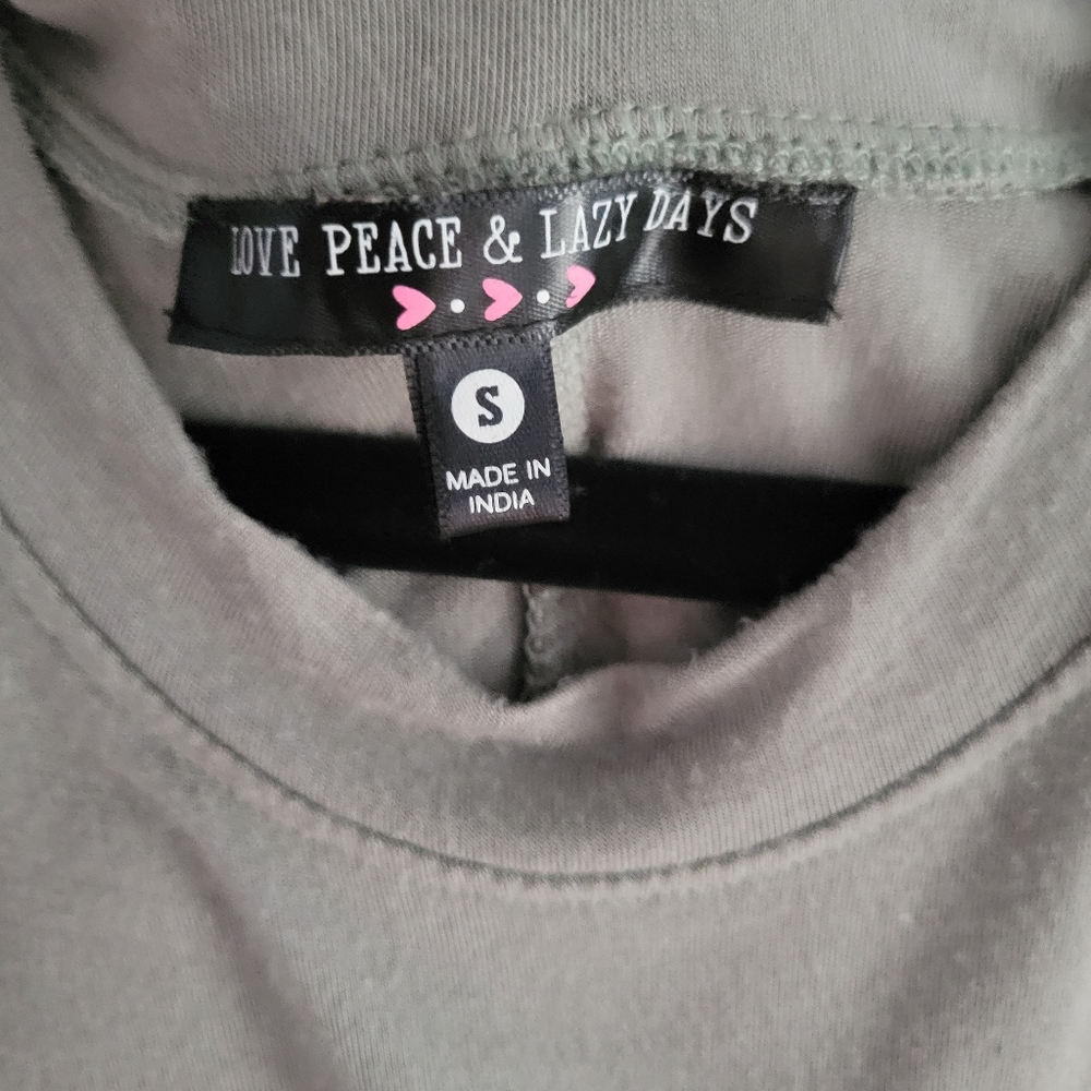 FUN TShirt - Picture 3 of 4